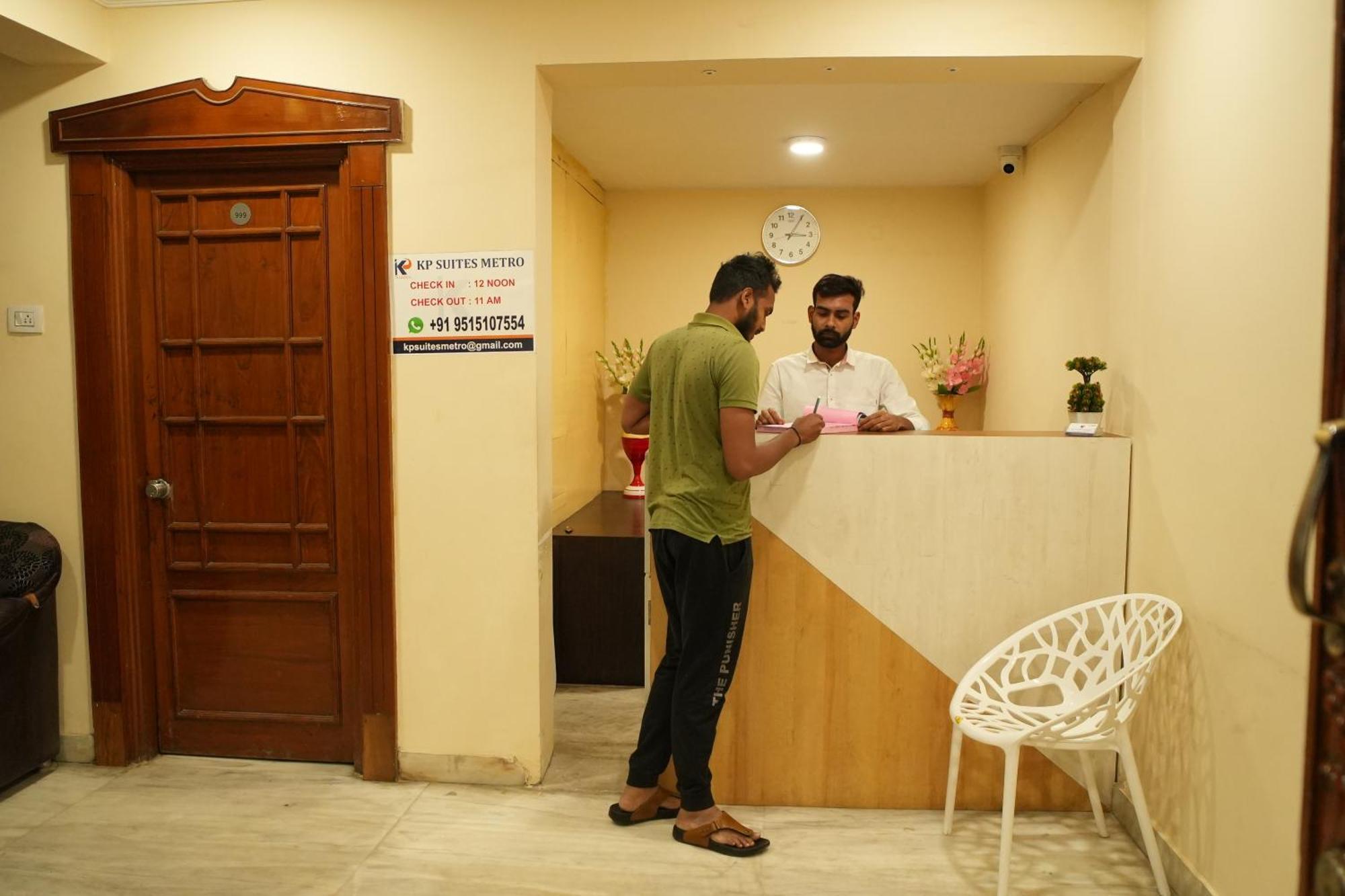 Hotel Kp Suites Metro Hyderabad Luaran gambar