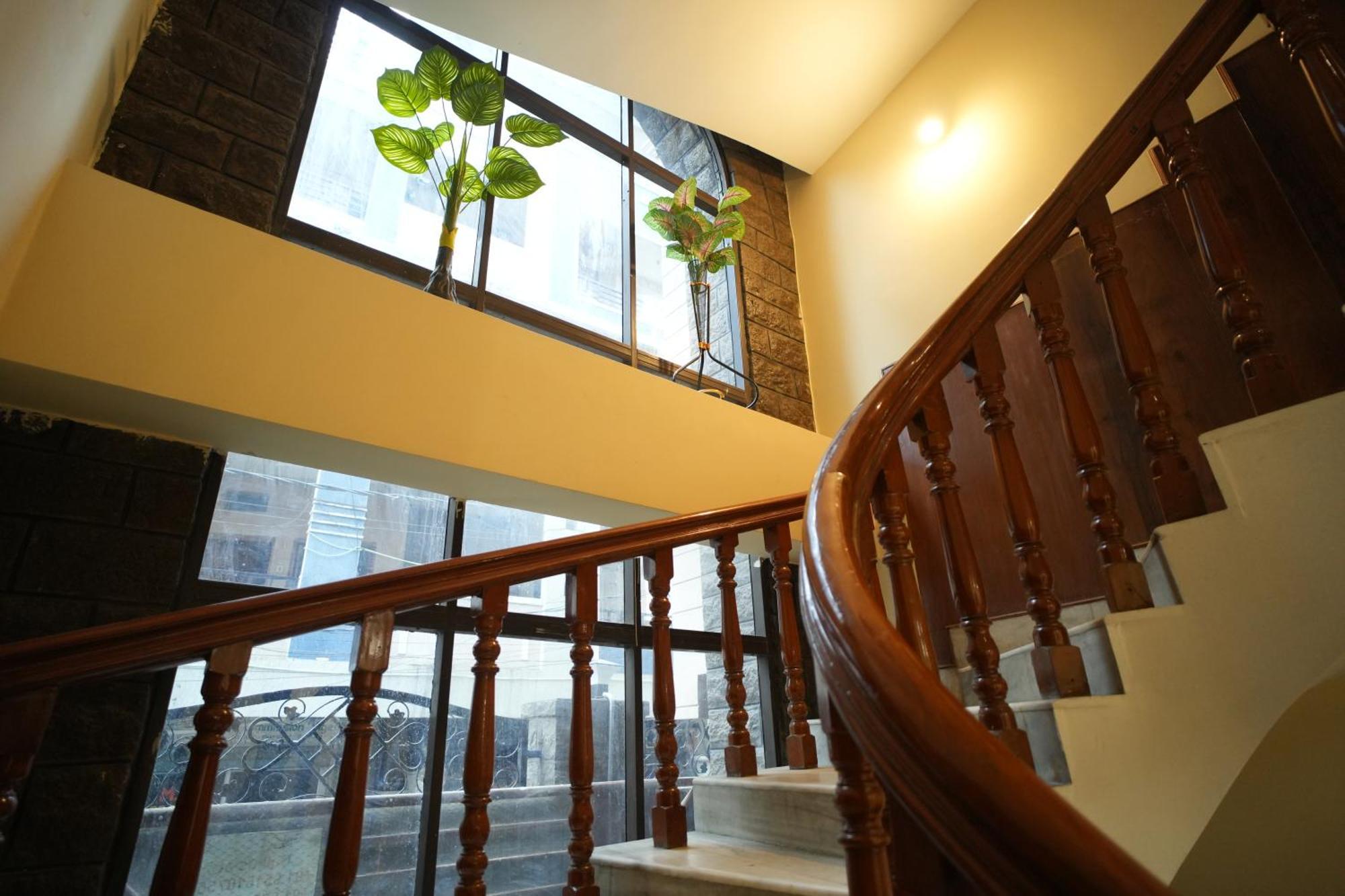 Hotel Kp Suites Metro Hyderabad Luaran gambar